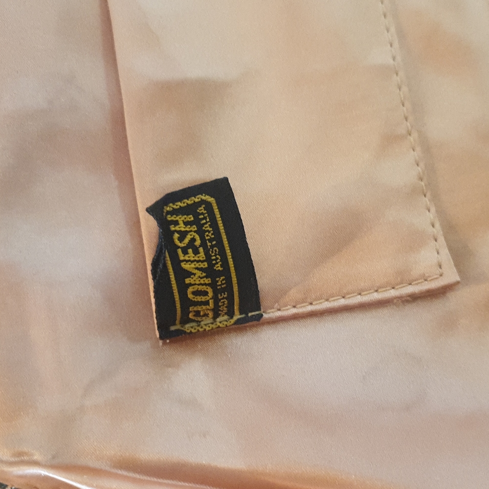 Glomesh Bone Style 212 Bag. Unused. Still in box with 1977 sales receipt. - Picture 7 of 16